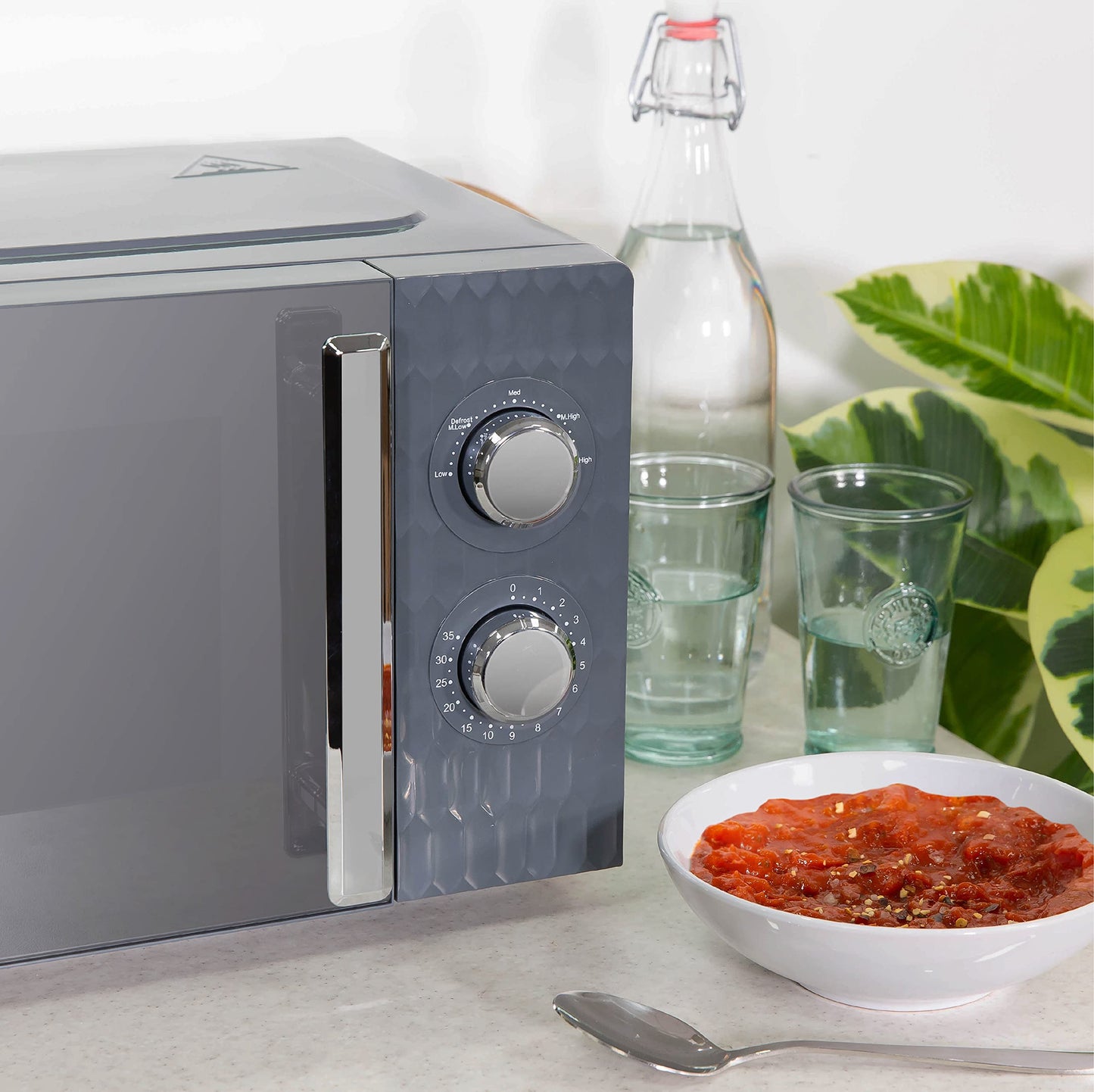 Russell Hobbs Honeycomb RHMM715G 17 Litre 700W Grey Solo Manual Microwave with 5 Power Levels, Integrated Timer and Defrost Function