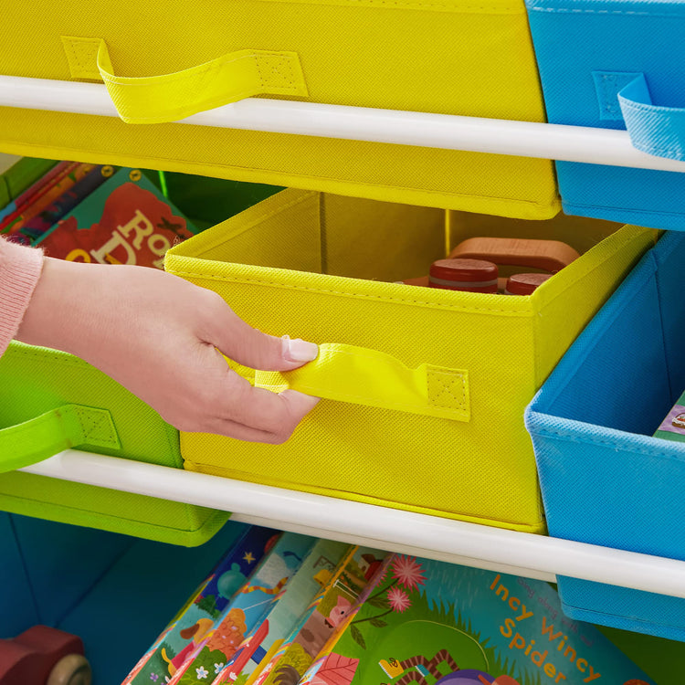 SONGMICS Toy Organiser with 9 Removable Non-Woven Fabric Bins, Kids Storage Unit and Bookshelf for Nursery Playroom, Wooden Frame with Shelf, White