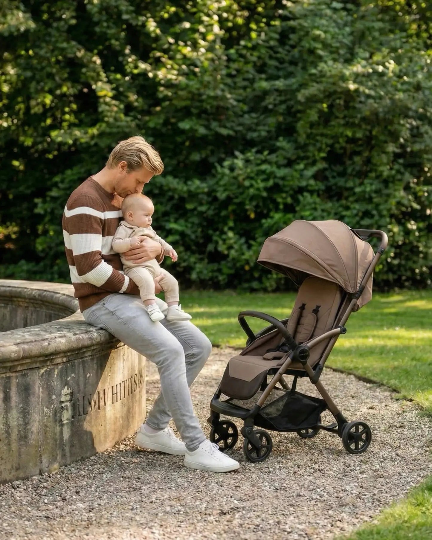 Venture Avio Compact Travel Baby Stroller - Truffle