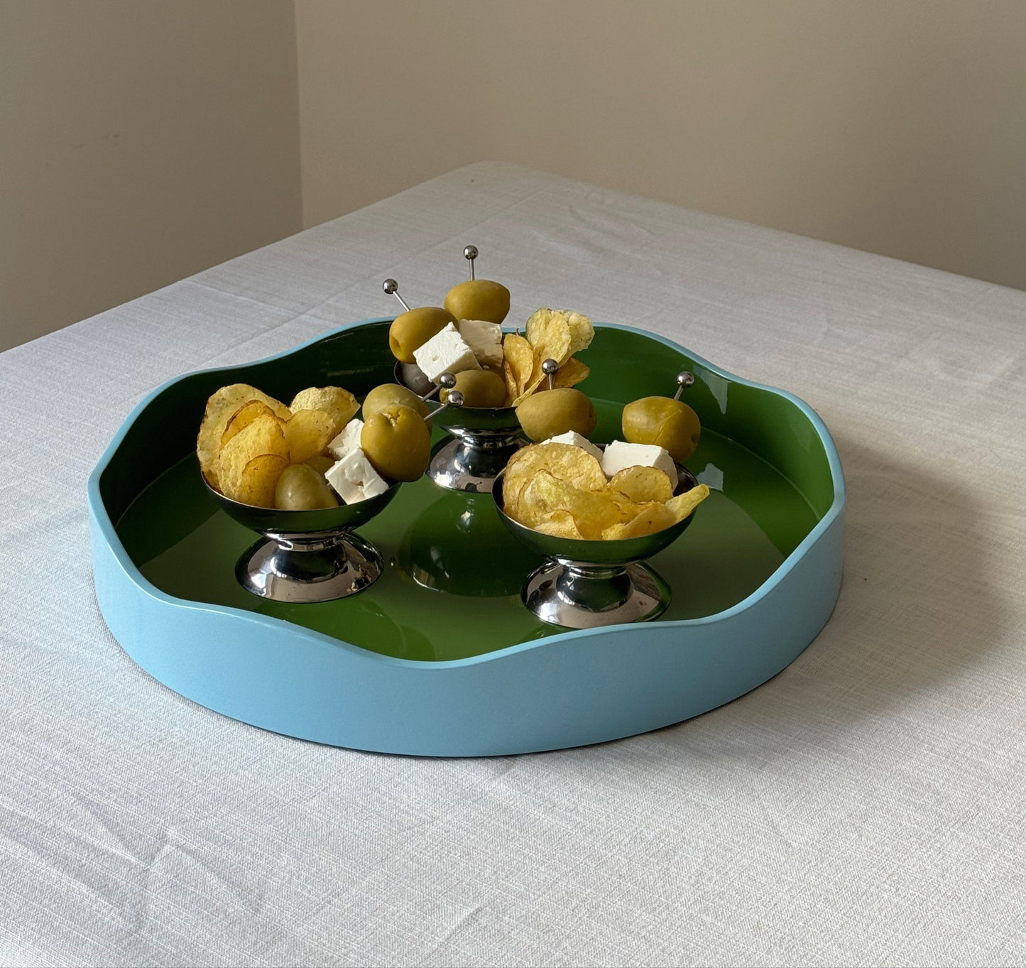 Allegra Round Wiggle Tray in Green and Blue
