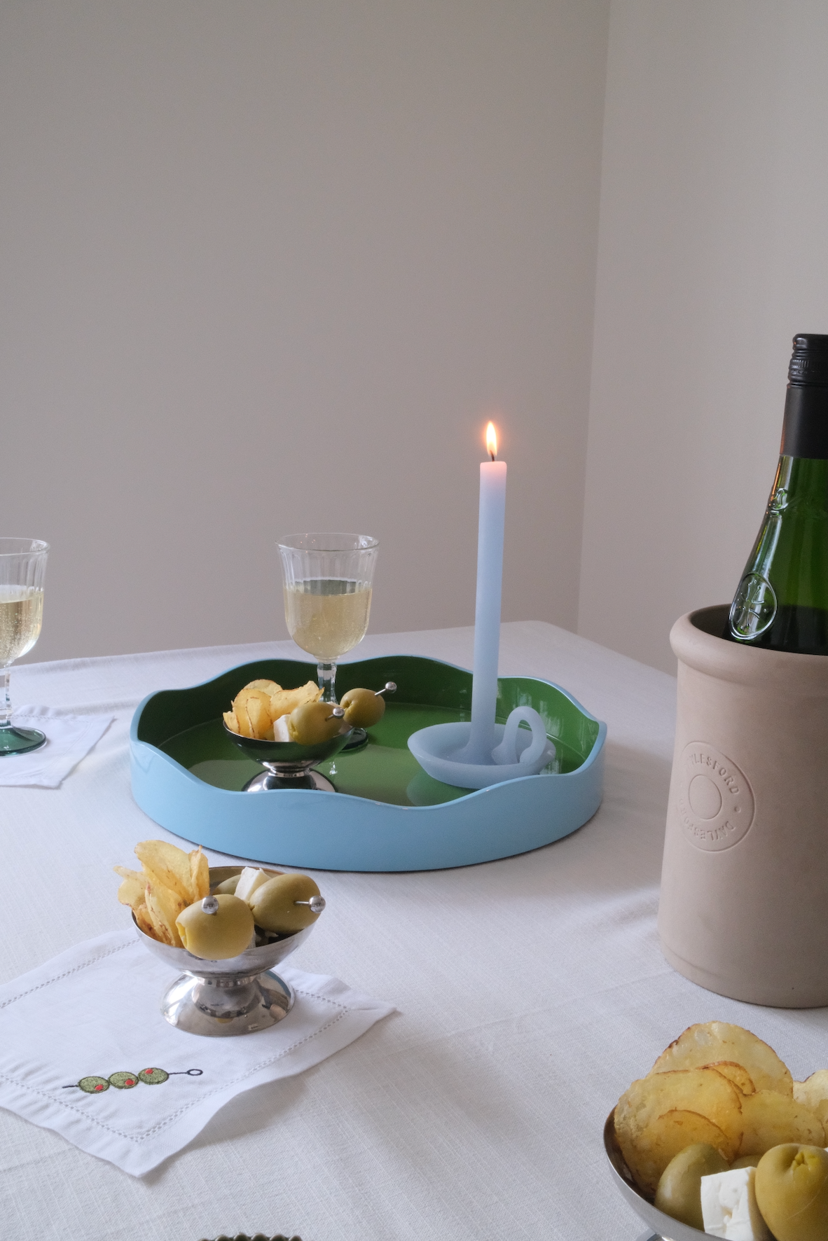 Allegra Round Wiggle Tray in Green and Blue