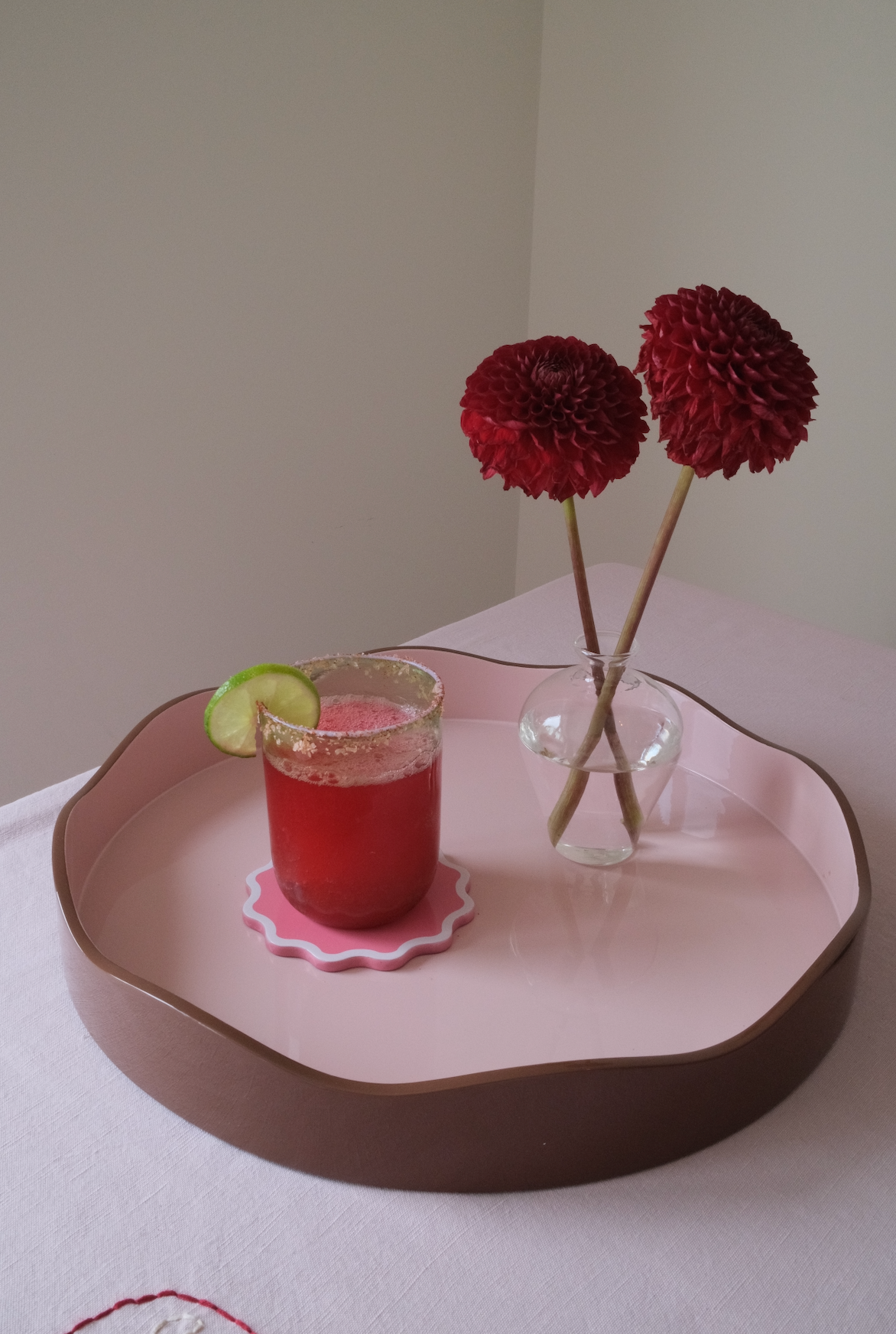 Allegra Round Wiggle Tray in Pink and Brown
