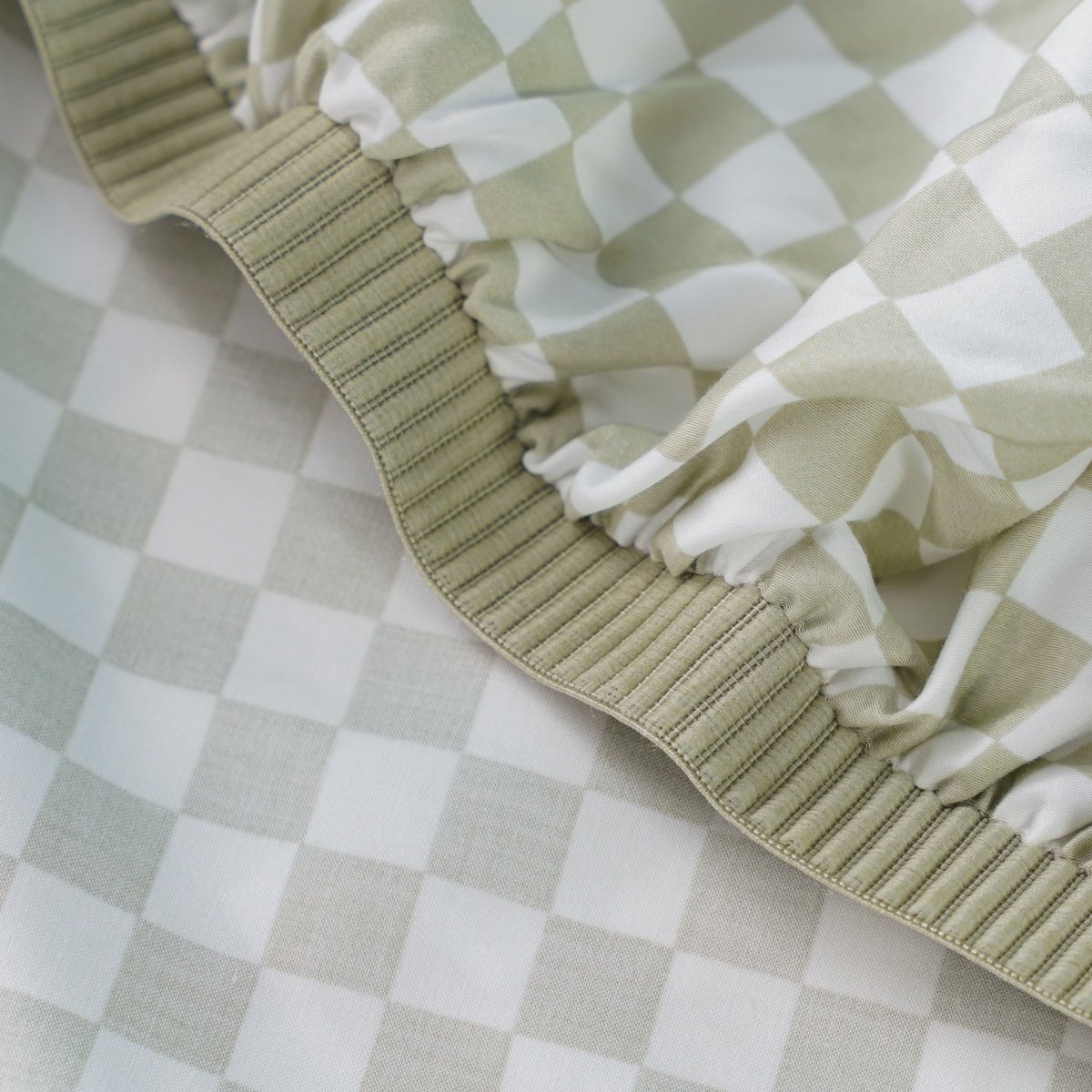 Ackly Bamboo Sage Checkered Full Bedding Set