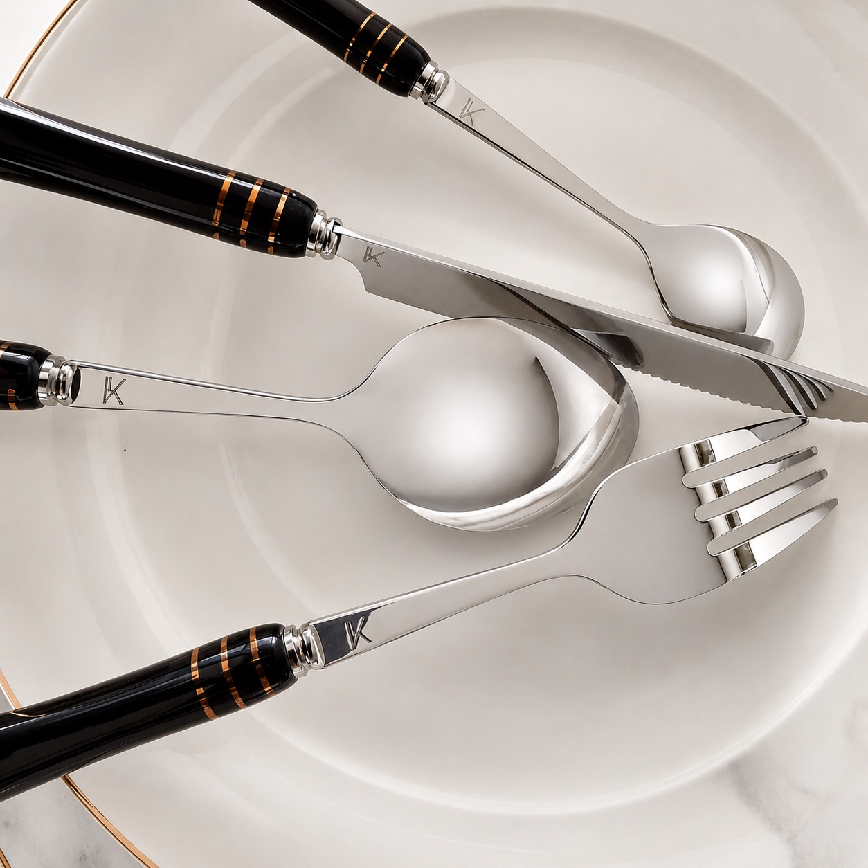 Heritage Gold 24-Piece Cutlery Set – Black