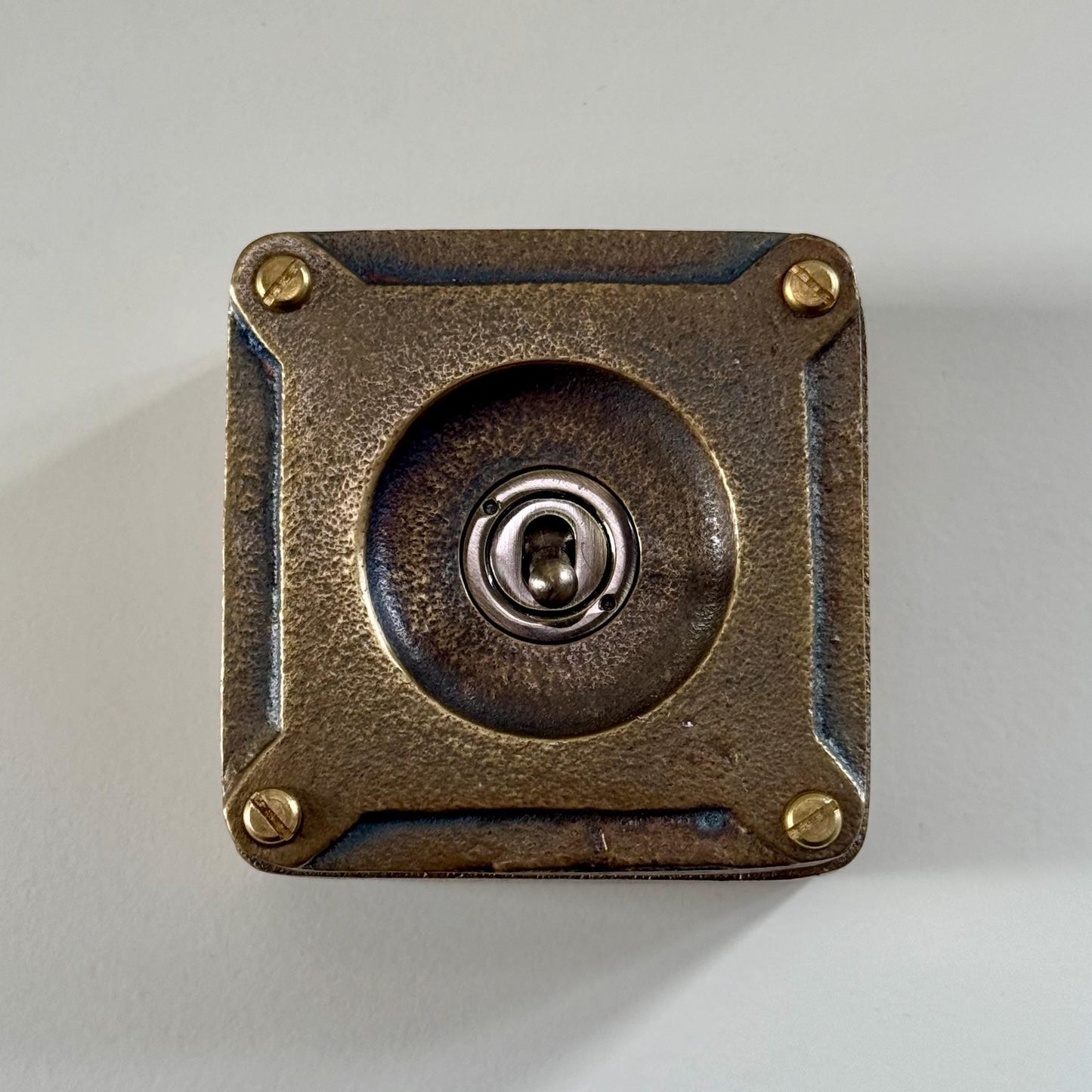 Single Gang Antique Brass Solid Cast Metal Surface Mounting Light Switch Industrial 2 Way