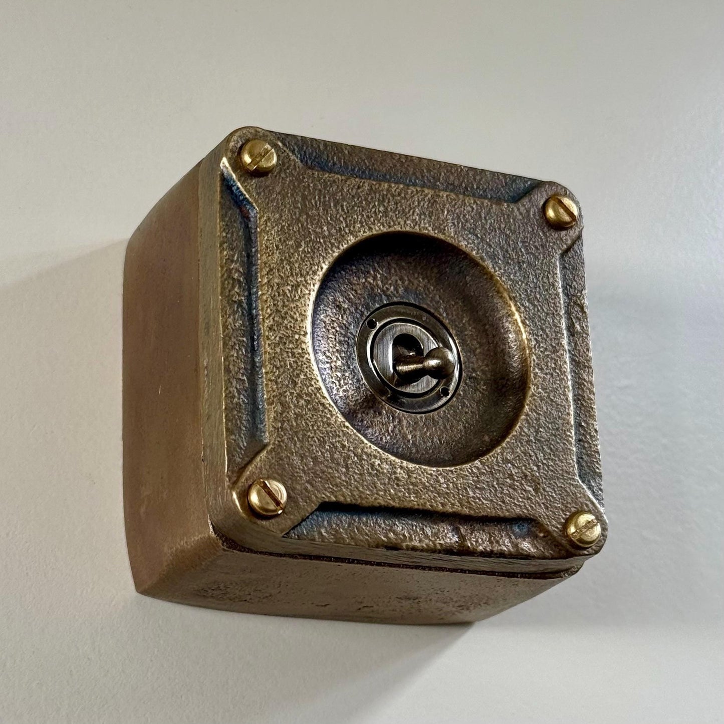 Single Gang Antique Brass Solid Cast Metal Surface Mounting Light Switch Industrial 2 Way