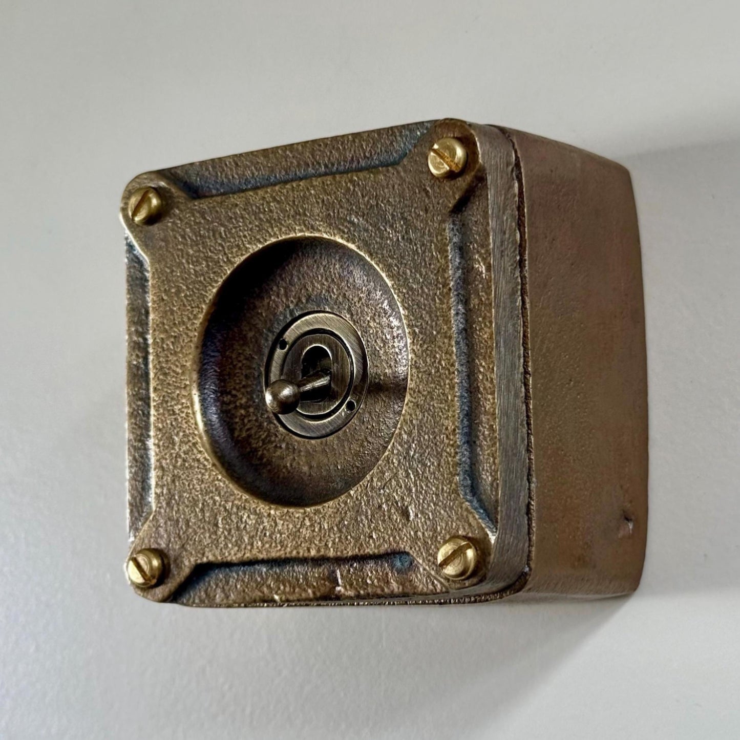 Single Gang Antique Brass Solid Cast Metal Surface Mounting Light Switch Industrial 2 Way