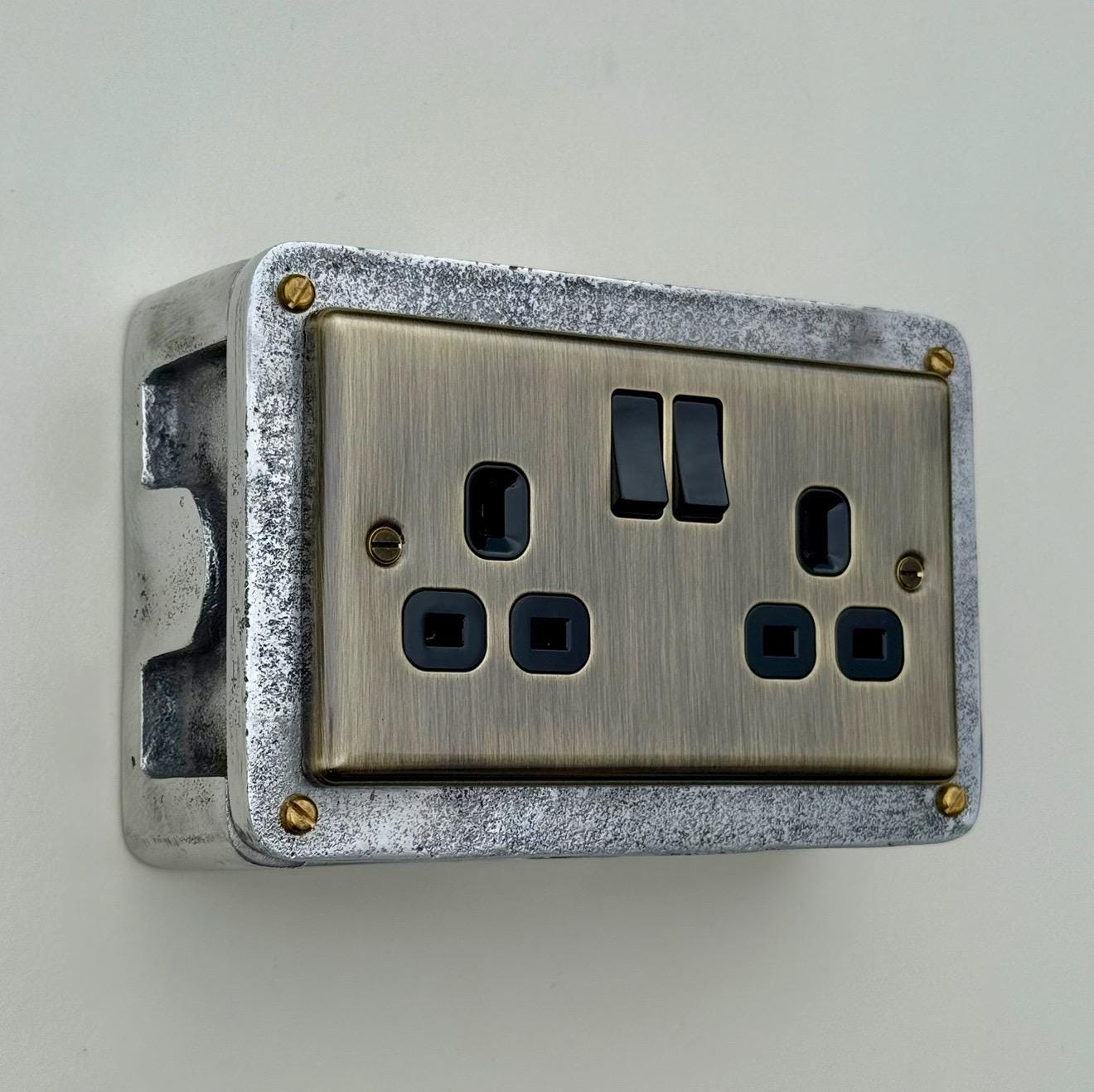 Antique Brass Double Switched Socket | 13A 2 Gang Solid Cast Metal