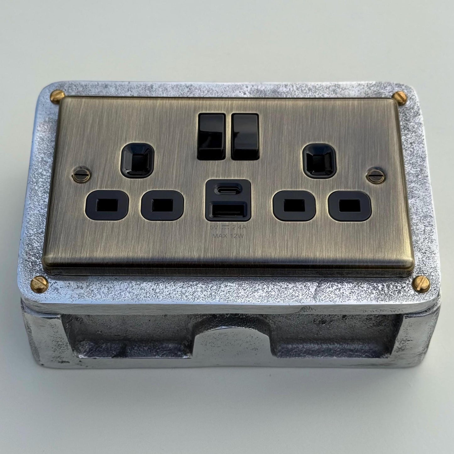 Antique Brass Double Switched Socket | 13A 2 Gang Solid Cast Metal