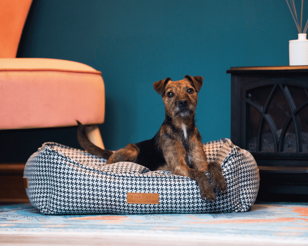 THE KENSINGTON | LUXURY HOUNDSTOOTH BOLSTER DOG BED