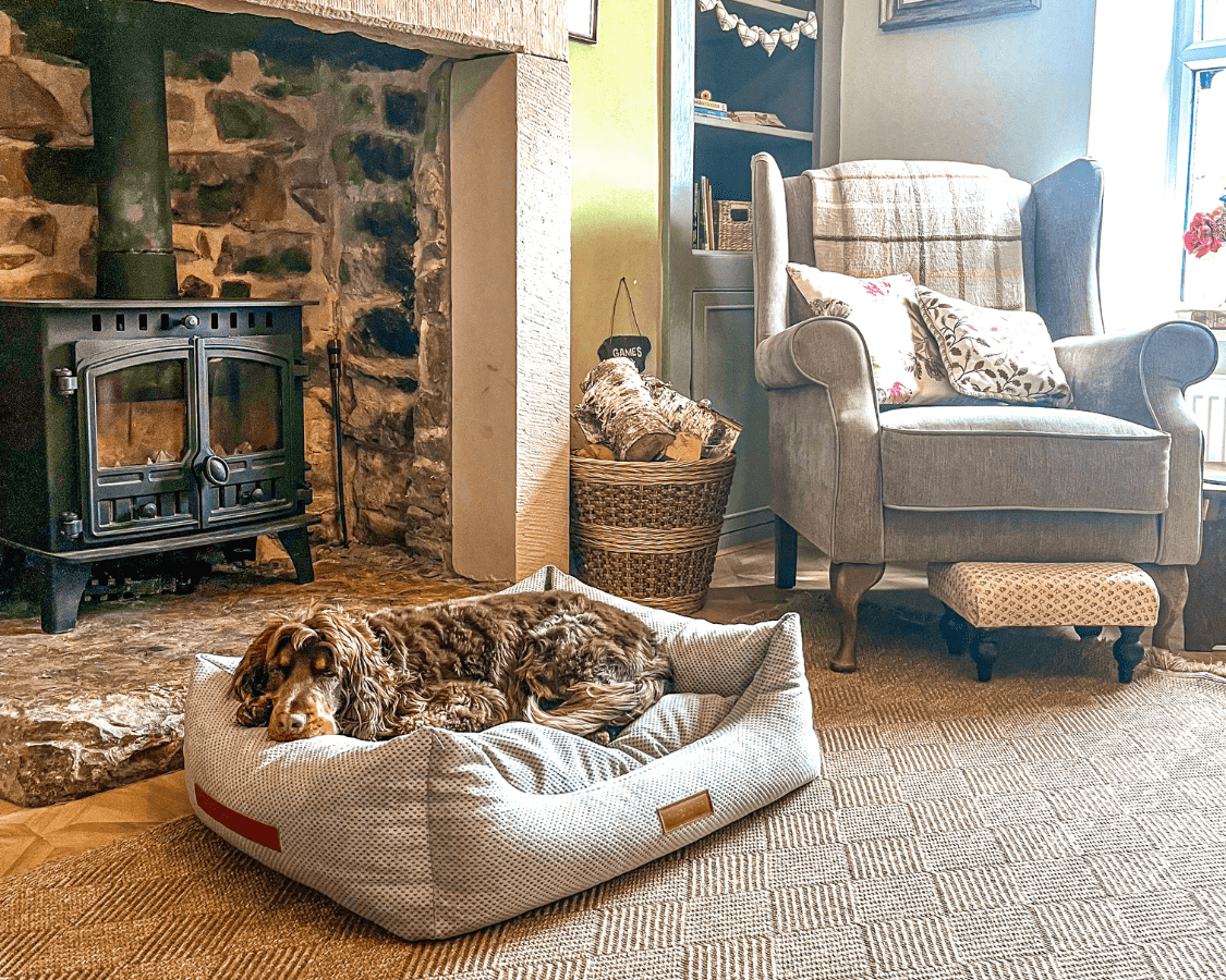THE HIGHCLERE | LUXURY MEMORY FOAM BOLSTER DOG BED