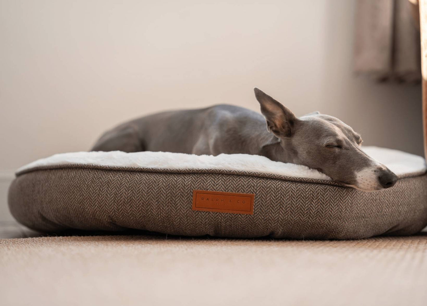 THE LINCOLN | LUXURY TWEED CALMING DONUT DOG BED